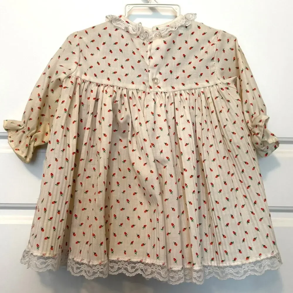 Vintage Winnie the Pooh Smocked Dress Strawberry White Small